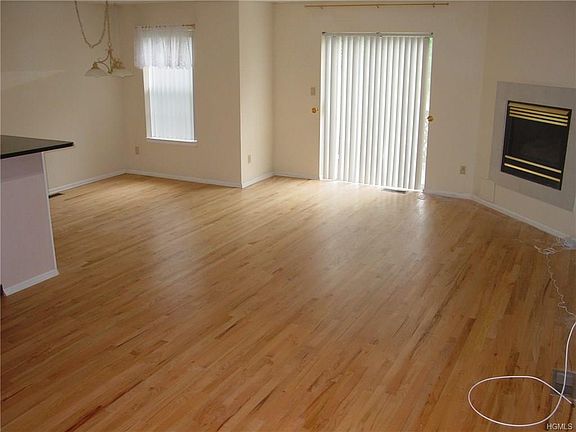 2nd image of 117 Highwood Dr