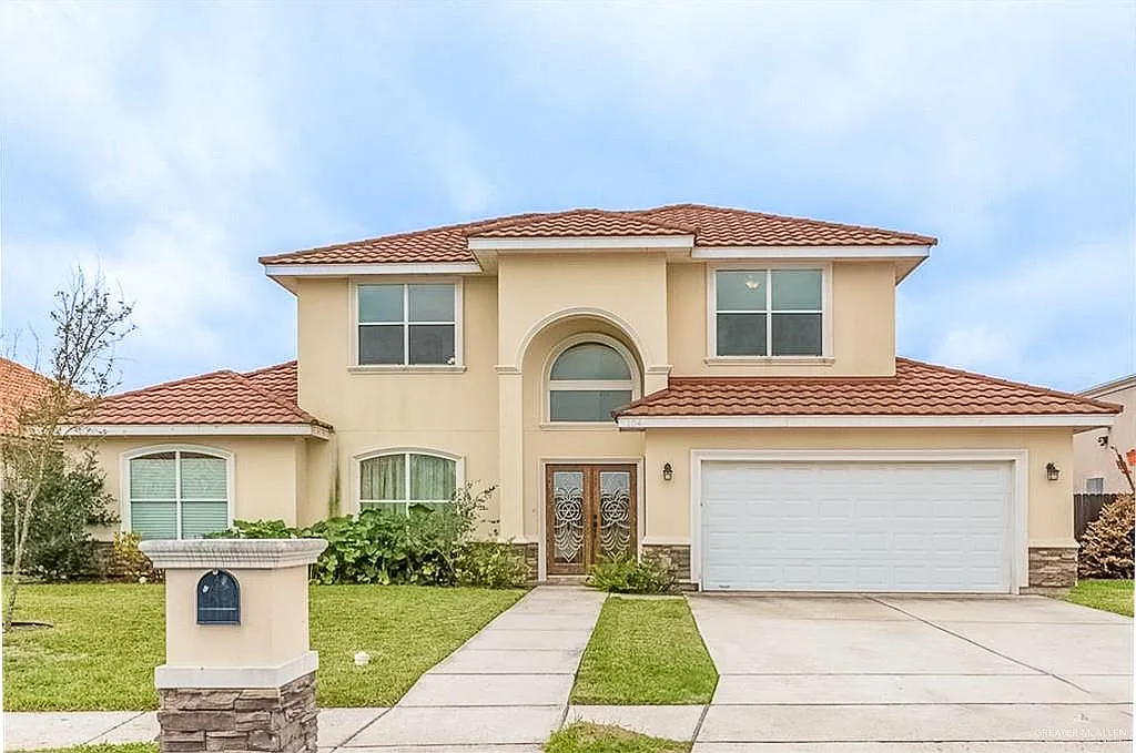 4 bed, 3.0 bath, 2767 sqft, $2,900 — Photo 1