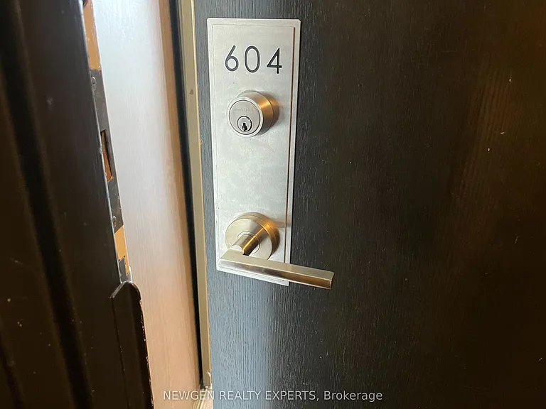 15 Vicora Linkway #604 — Photo 2