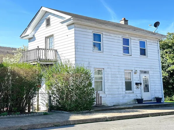 442 S 2nd St, Lykens, PA 17048