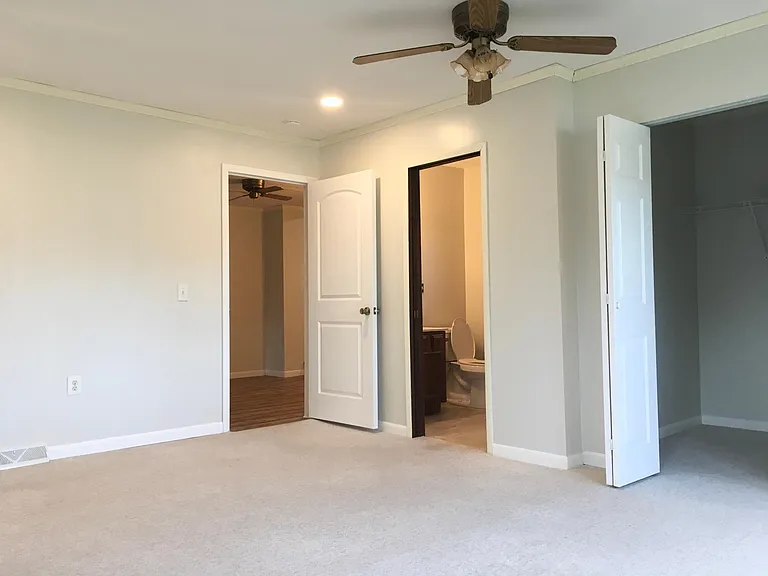 5260 Daniels Dr — Photo 5