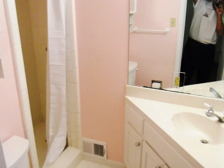 2604 Princess Ln SE — Photo 9
