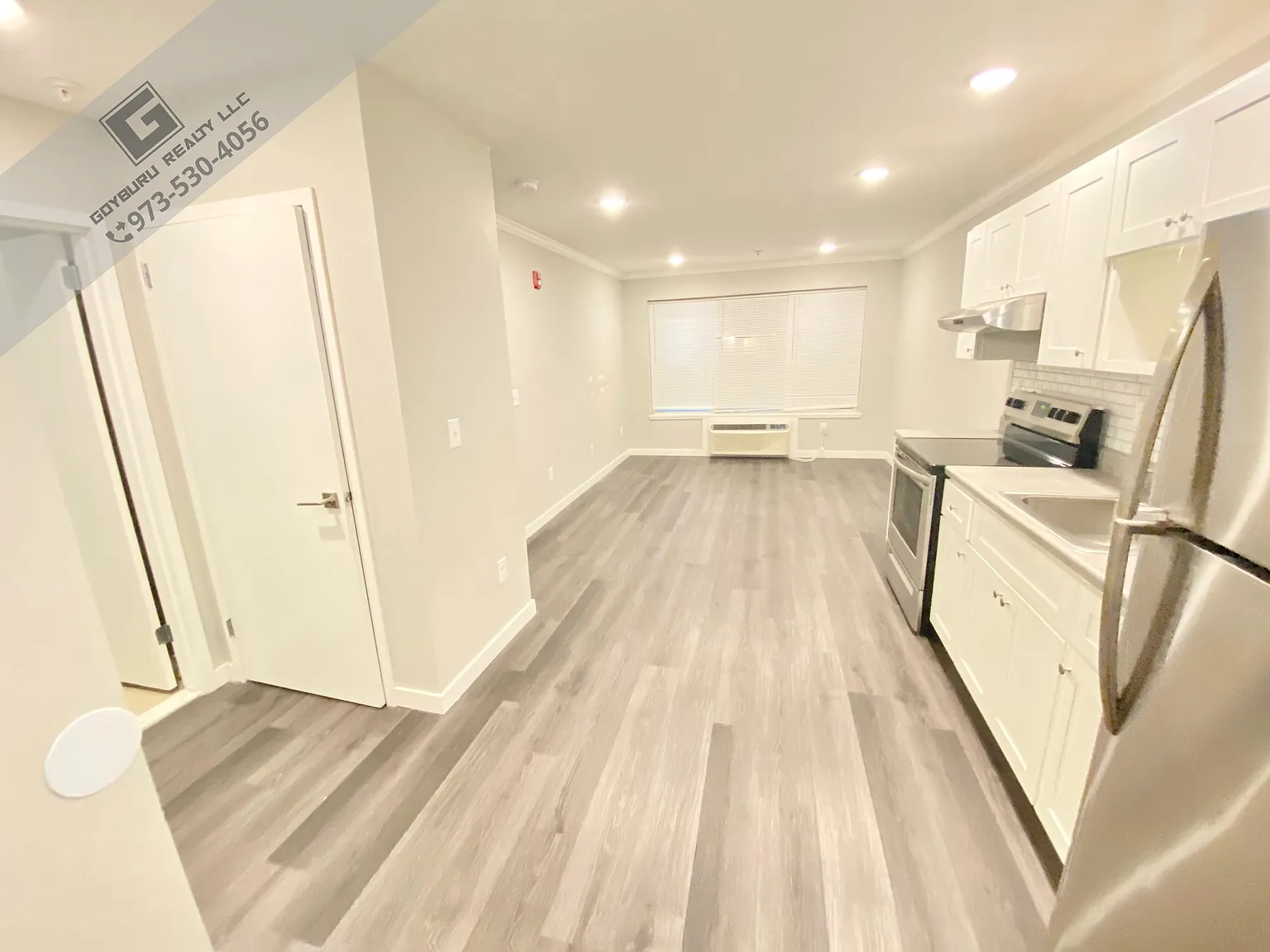 1 bed, $1,718 — Photo 3