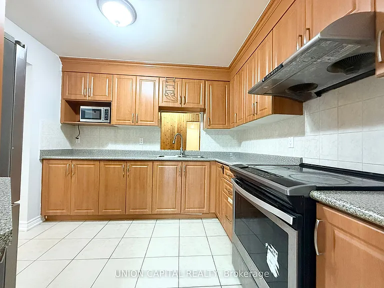 115 Dunbar Cres — Photo 4