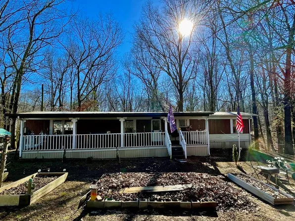 55 E Cumberland Rd, Camden, TN 38320