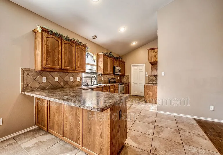 2104 Carlotta Dr — Photo 7
