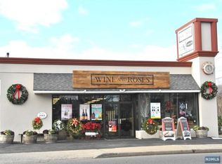 710 River Rd, New Milford, NJ 07646