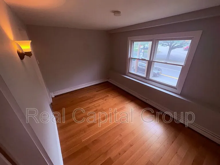376 Kenwood Ave — Photo 39