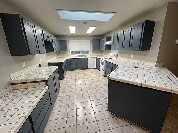 2nd image of 801 Cooper Ave