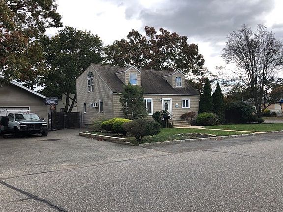 4th image of 132 Central Ave