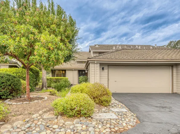 122 White Oaks Ln, Carmel Valley, CA 93924