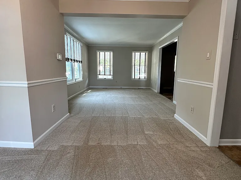 5810 Silchester St — Photo 33