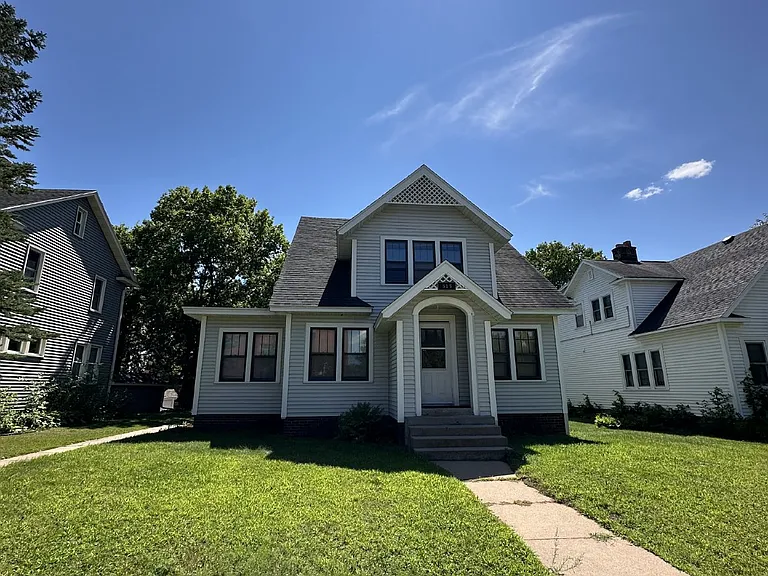 515 Broadway St — Photo 1