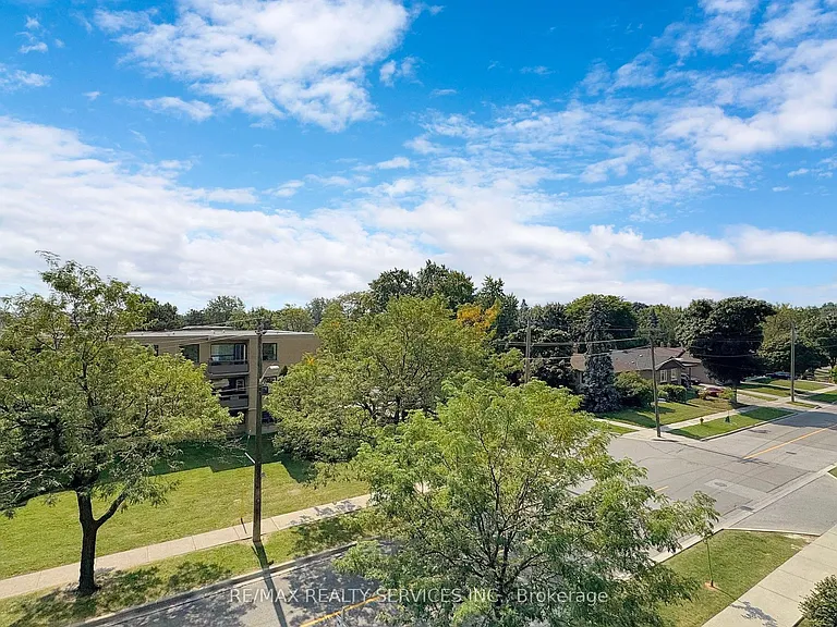 80 Esther Lorrie Dr #415 — Photo 34