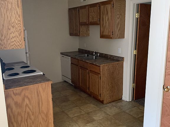 2nd image of 2400 McConnell Cir