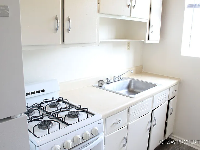 Clifton Woods Apartments — Photo 40