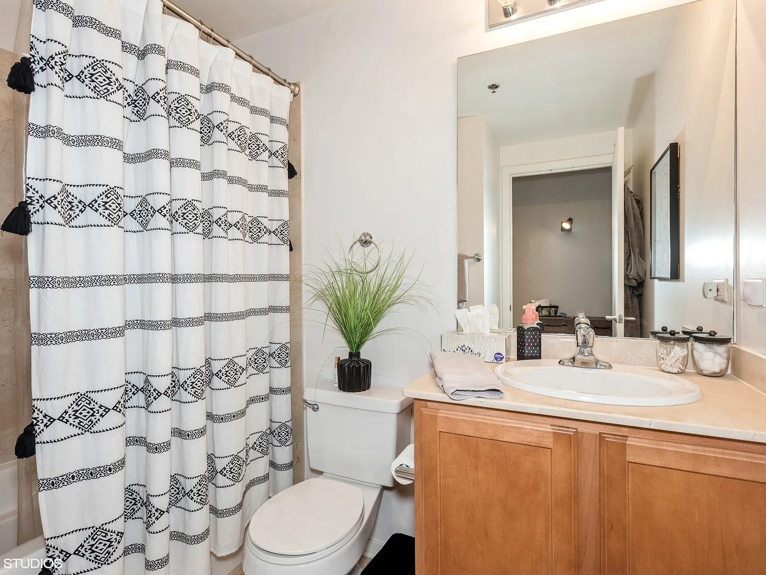 1 bed, 705 sqft, $2,600 — Photo 3
