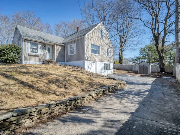 5 Flyers Drive, Norwich, CT 06360