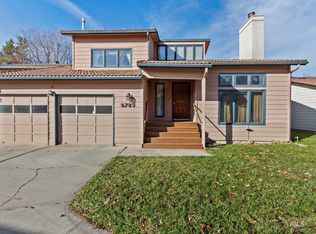 5789 W Battlement Ct, Boise, ID 83703
