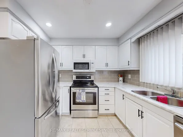 8 Stephensen Ct, Brampton, ON L6V 3X8