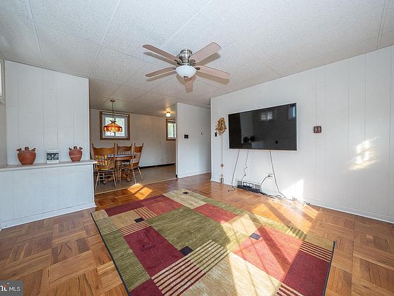 5th image of 102 Tuscany Rd
