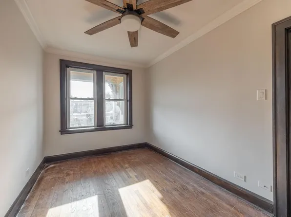 2624 W Devon Ave #301, Chicago, IL 60659