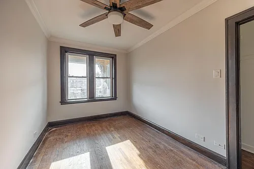 2624 W Devon Ave #301 Photo 1