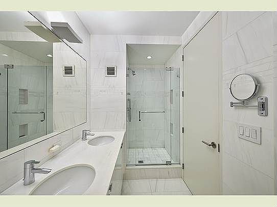 3rd image of 160 W 66th St APT 56A