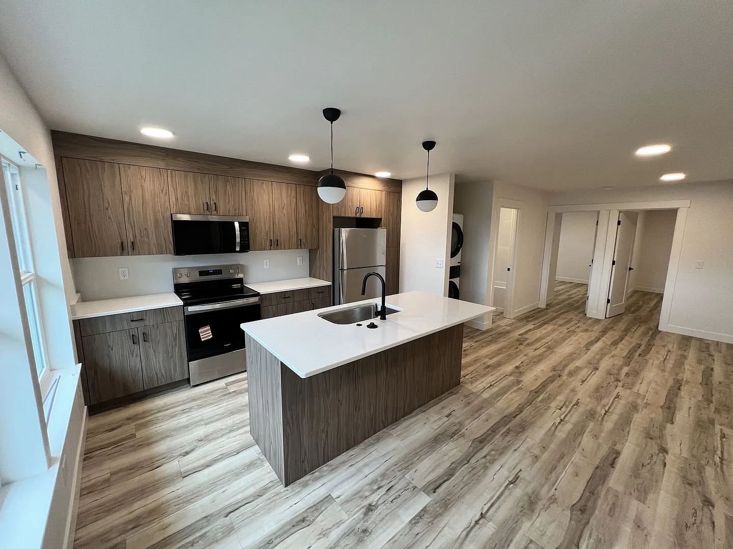 1223-1229 E. Laurel Street — Photo 3