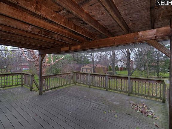 3rd image of 1154 Iroquois Run