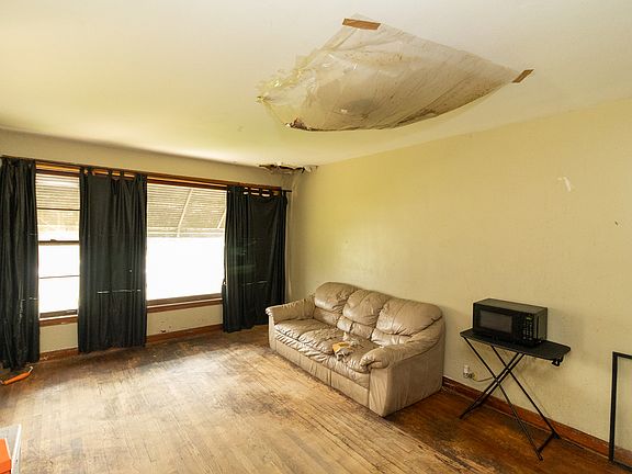 4th image of 8624 S Damen Ave