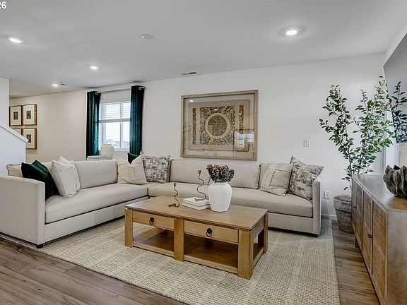 4th image of 531 Spring St