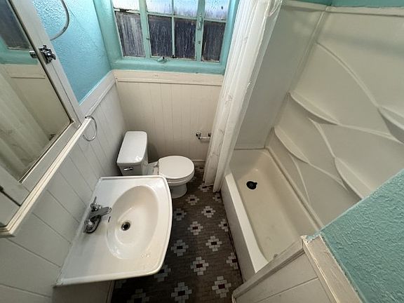 5th image of 406 Ash St SE #406