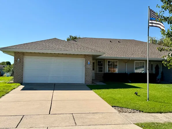 1678 Jonquil Dr, Lowell, IN 46356