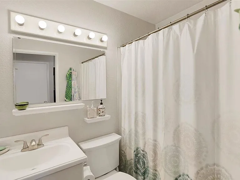 5411 Vichy Cir — Photo 14