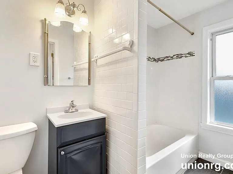 285 Park St #2 — Photo 12