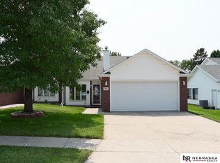 5631 Harmony Ct, Lincoln, NE 68516