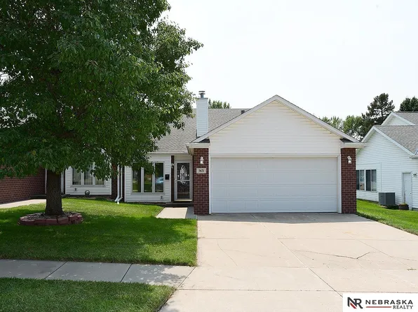 5631 Harmony Ct, Lincoln, NE 68516