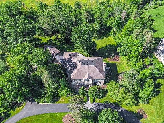 3rd image of 1129 Brookhouse Ln