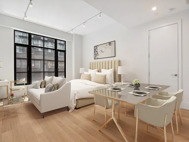 517 W 29th St #2C — Photo 6