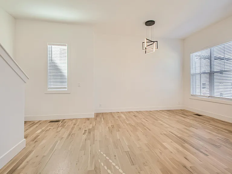 405 Serenity Ln — Photo 10