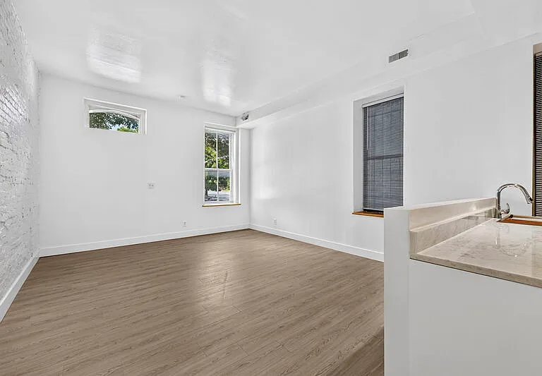 1704 S Tucker Blvd #A — Photo 5