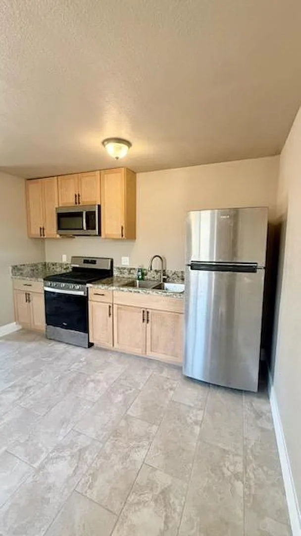 For Rent / Se Renta 3 Bed, 2 Bath Home in Madera | Casa de 3 Recamaras 2 banos — Photo 4