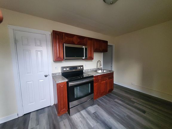 5th image of 347 N 7th St Floor 3