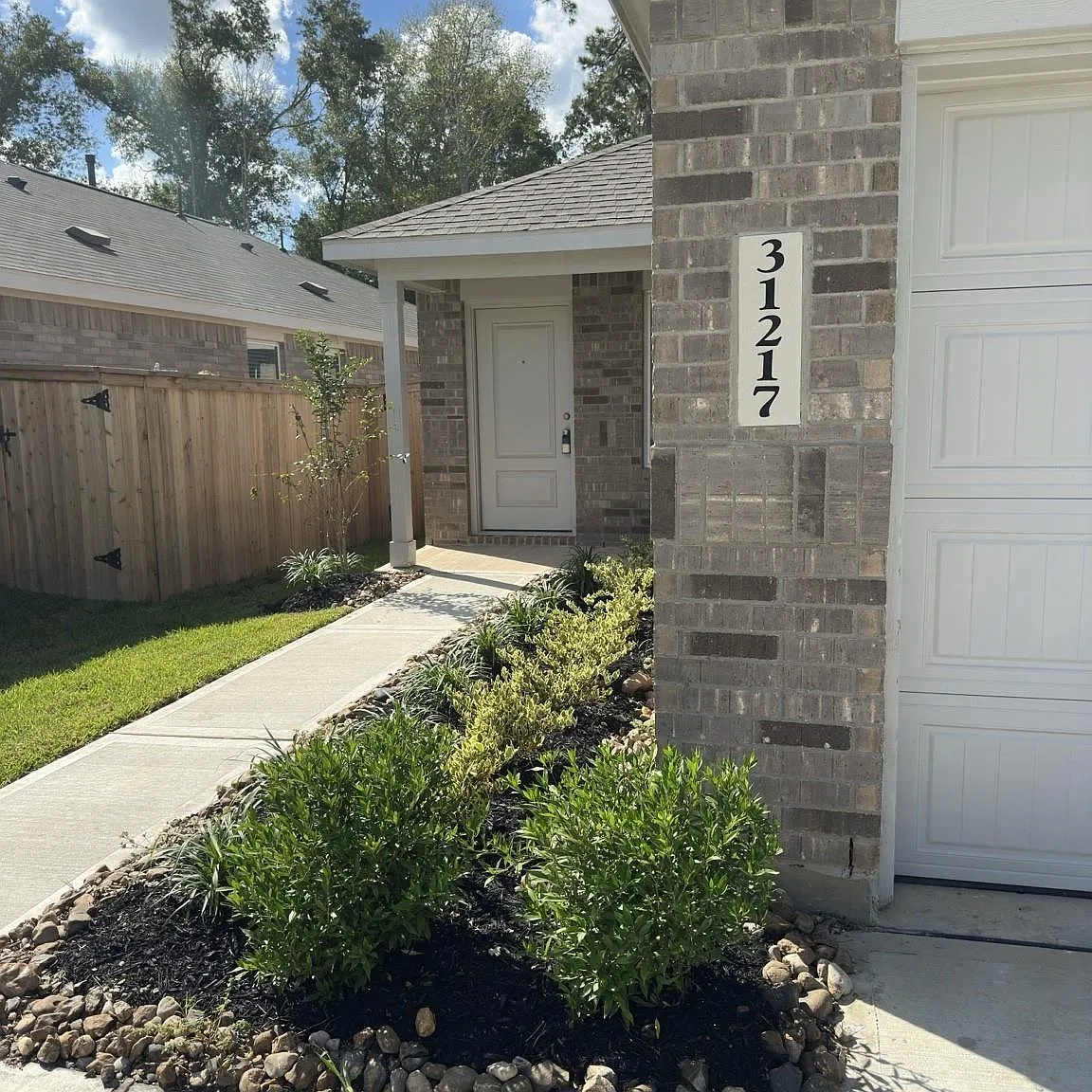 3 bed, 2.0 bath, 1311 sqft, $1,700 — Photo 1