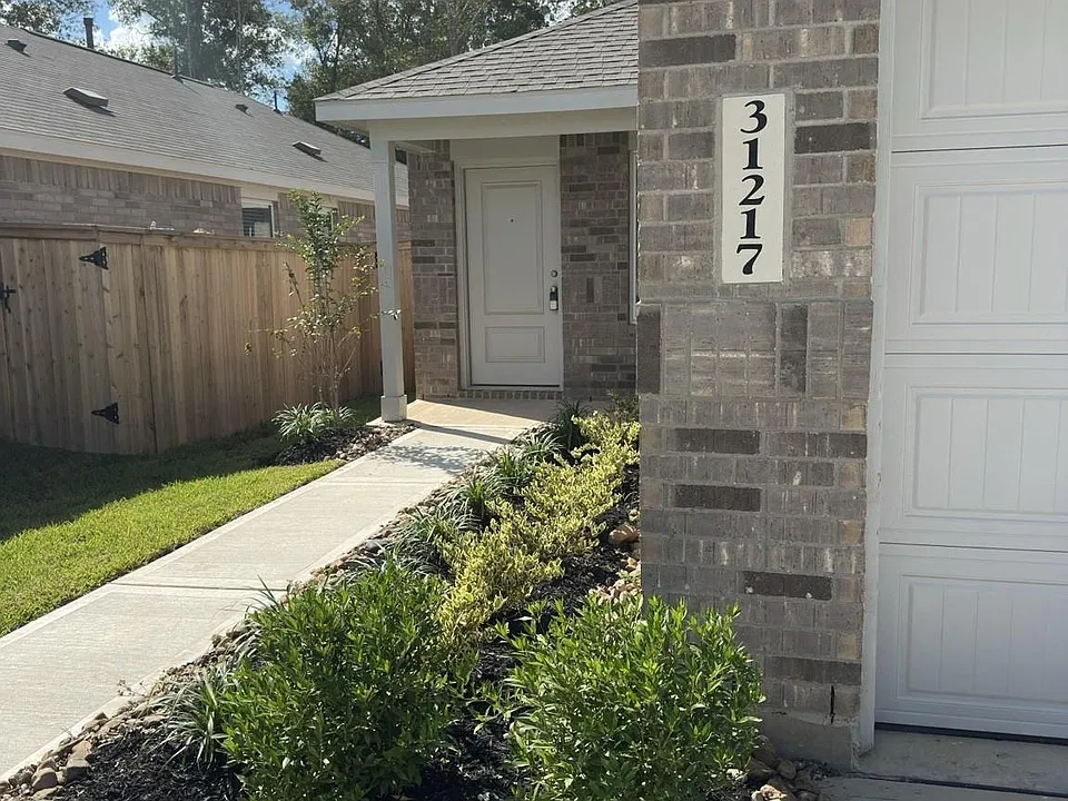 31217 Piccolo Fiore Ln