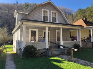 629 Roxbury St, Clifton Forge, VA 24422