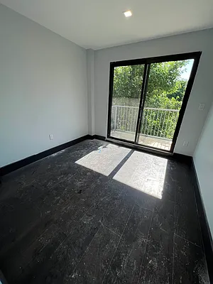 Rented by Delmark Realty LLC | media 49