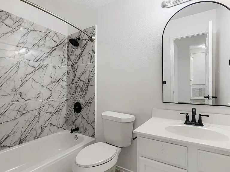 512 Woodford Dr — Photo 10
