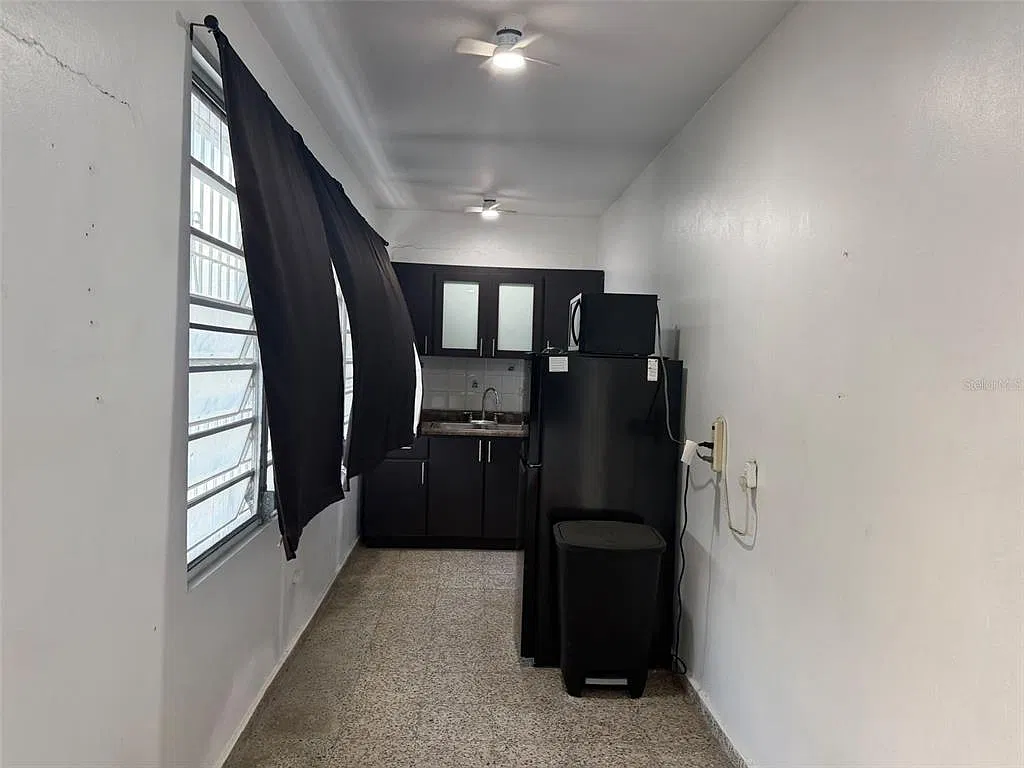 2 bed, 1.0 bath, 4518 sqft, $800 — Photo 3